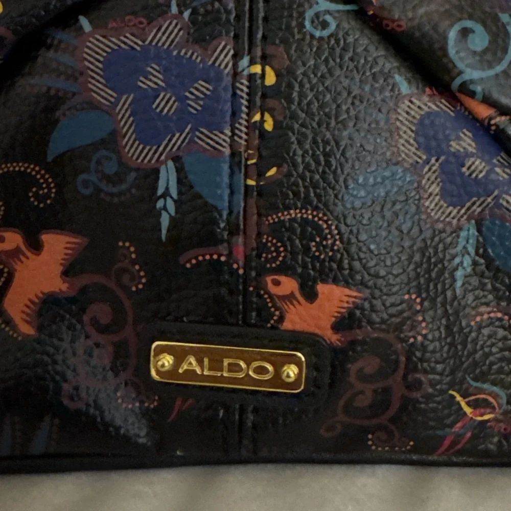 ALDO clutch